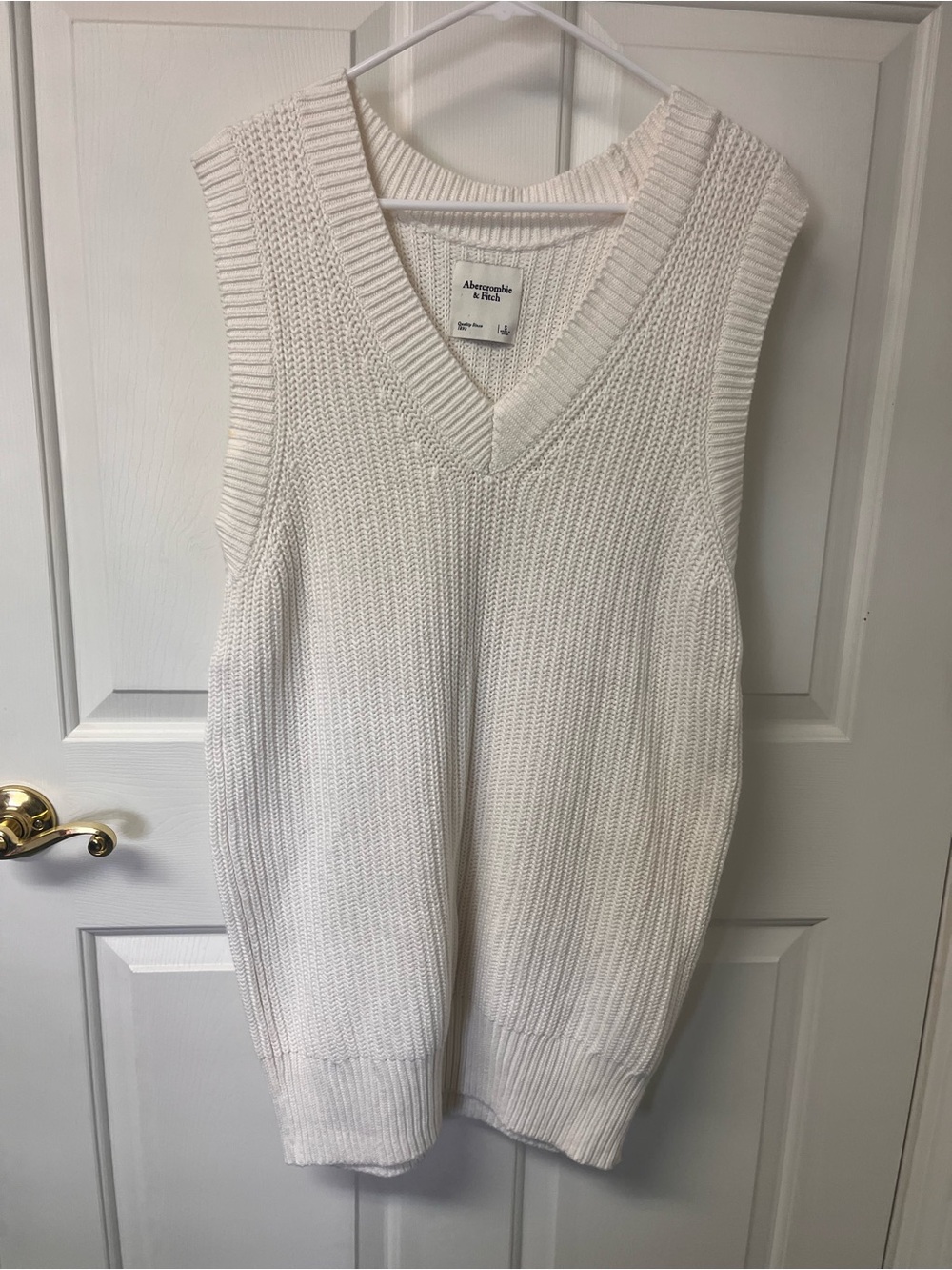 Abercrombie & Fitch White V-Neck Knit Sweater Vest
